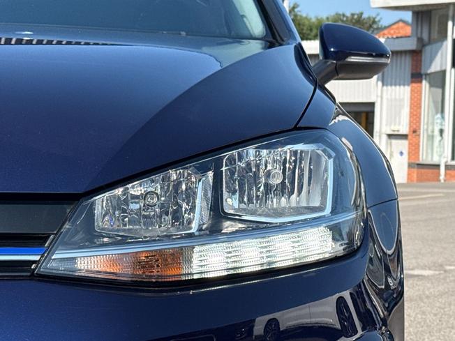 VOLKSWAGEN Golf Photo 25