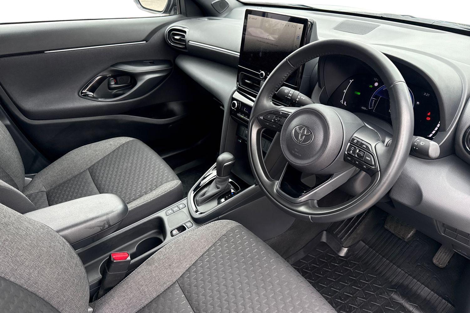 Toyota YARIS CROSS Photo 8