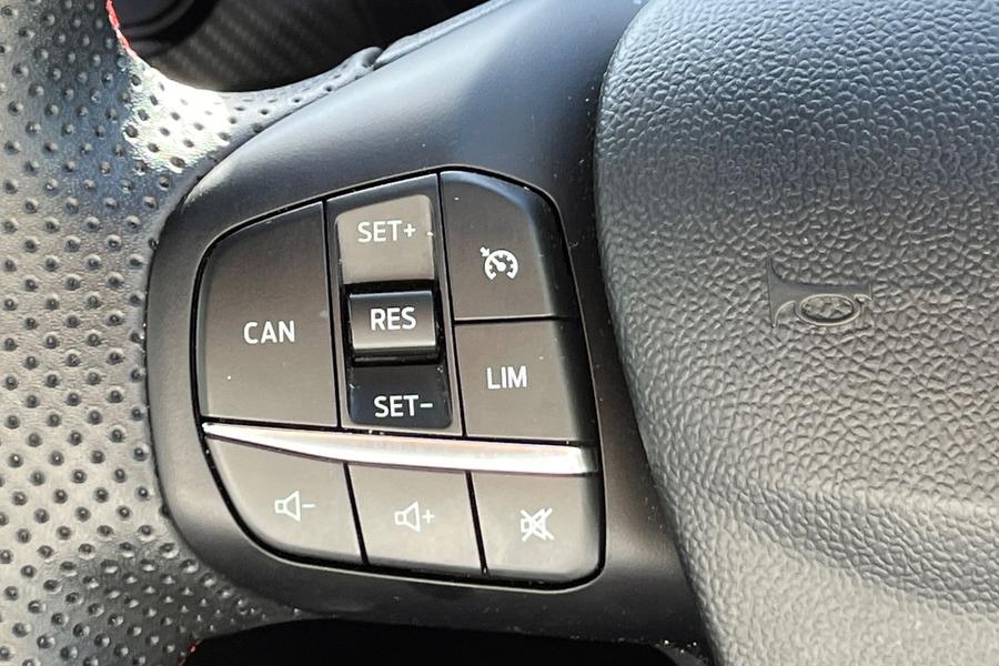 Ford PUMA Photo autoimg-e4ccab358489e4895446c56f7b1f2f7998113702.jpg