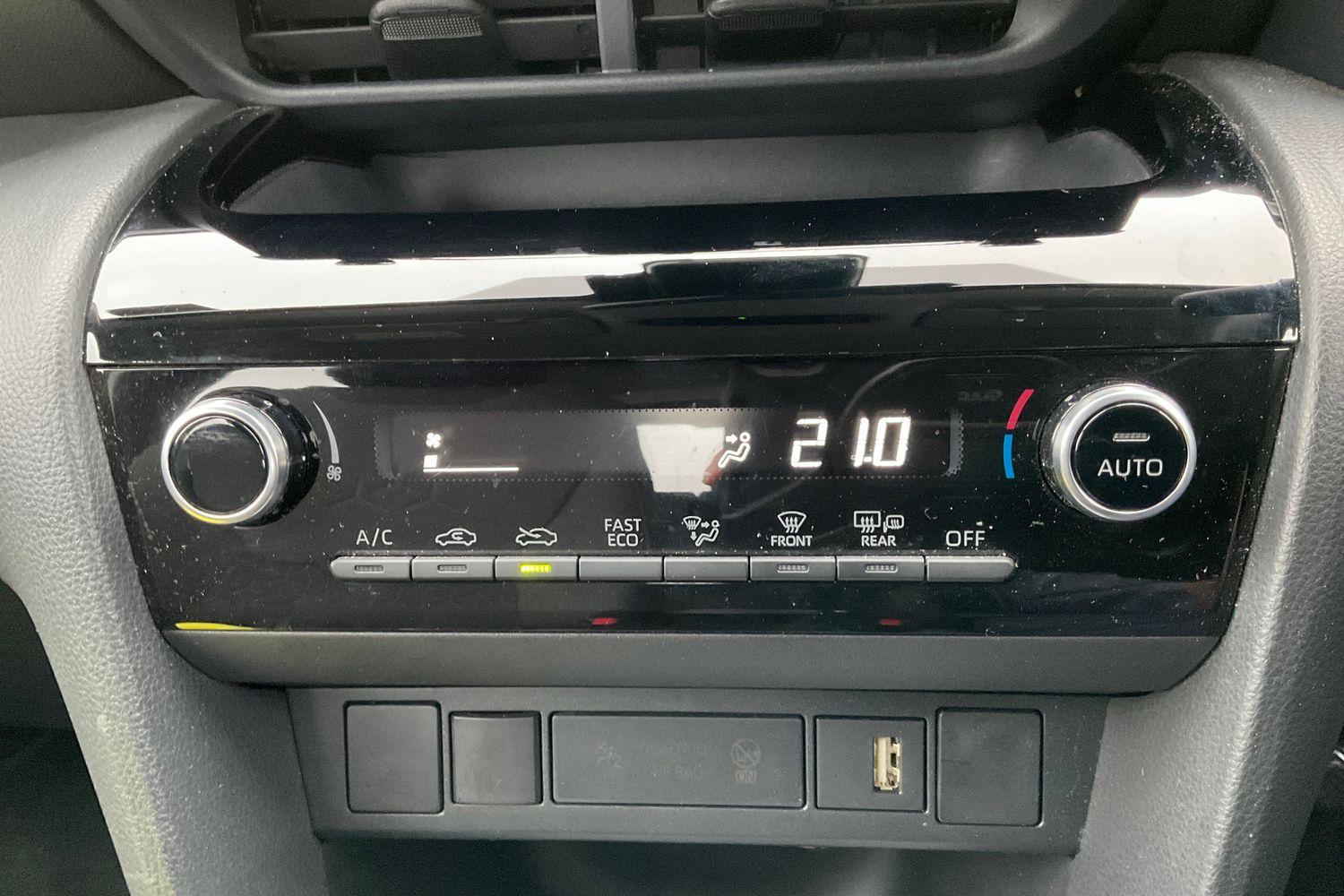 Toyota YARIS CROSS Photo 25