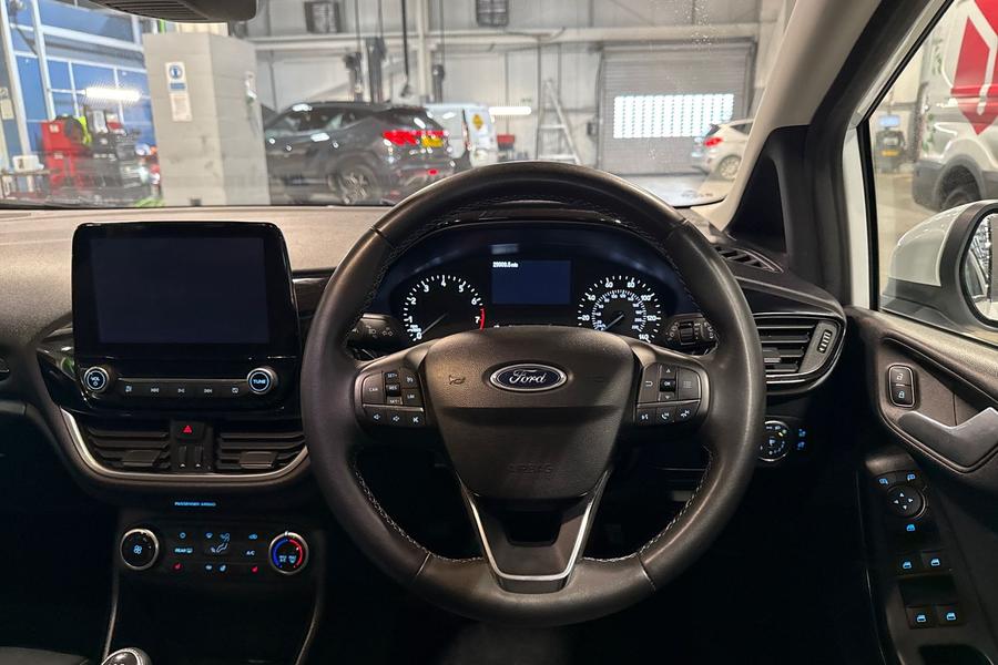 Ford FIESTA Photo autoimg-e4ce661e7907f2d765934fa16b3f48a616257862.jpg