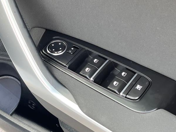Kia Ceed Photo autoimg-e4d1a9dcd27f93e9a100354c2fbff6c85dca68cc.jpg