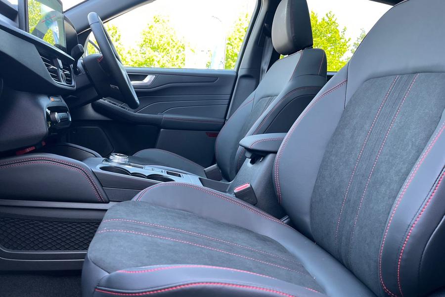 Ford KUGA Photo autoimg-e4d8d37ba0f150547e2256bdd0a700e3c3fe0175.jpg
