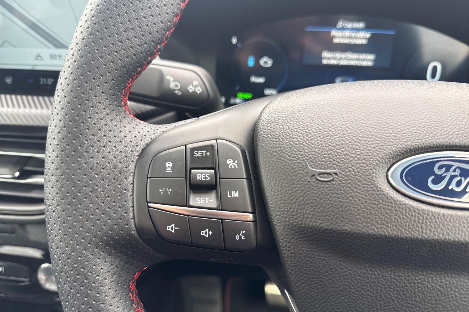 Ford KUGA Photo 28
