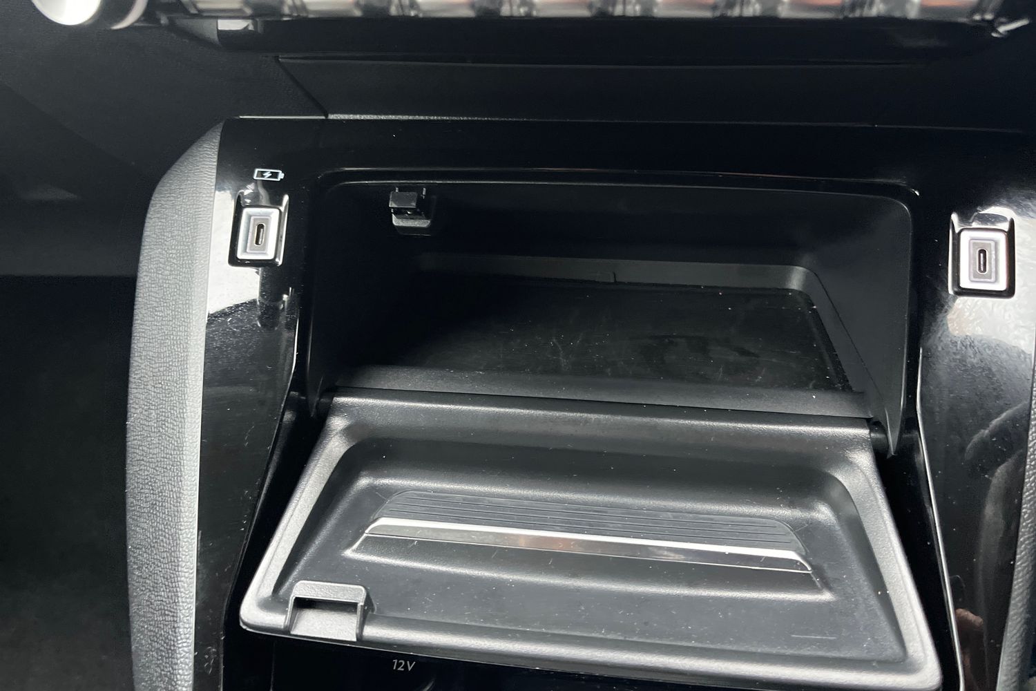 Peugeot 208 Photo 34