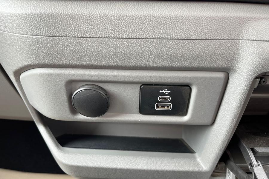 Ford TOURNEO CUSTOM Photo autoimg-e4ec05e0f04972eebda4d63095afefca7edbee76.jpg