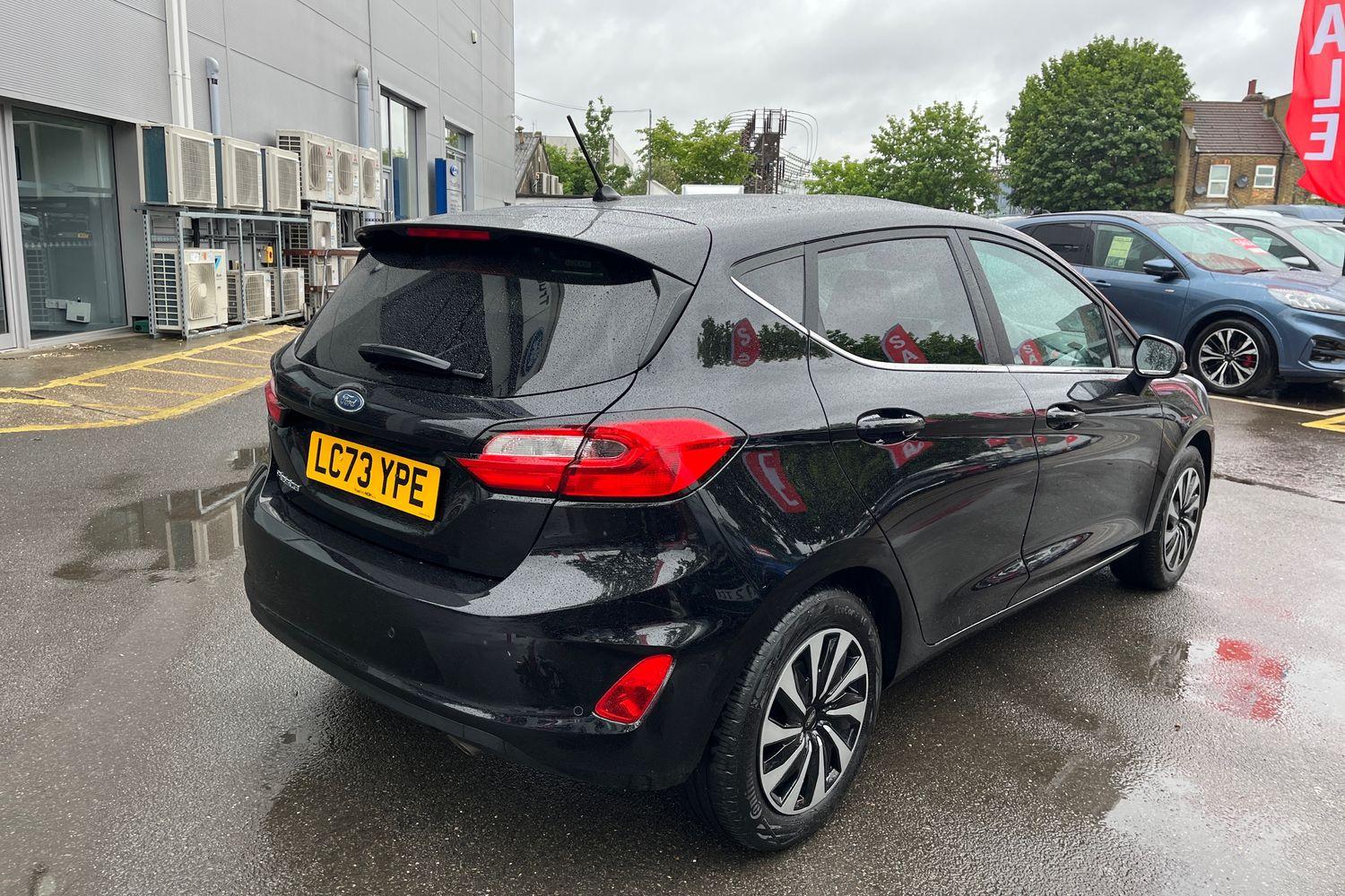 Ford FIESTA Photo 35