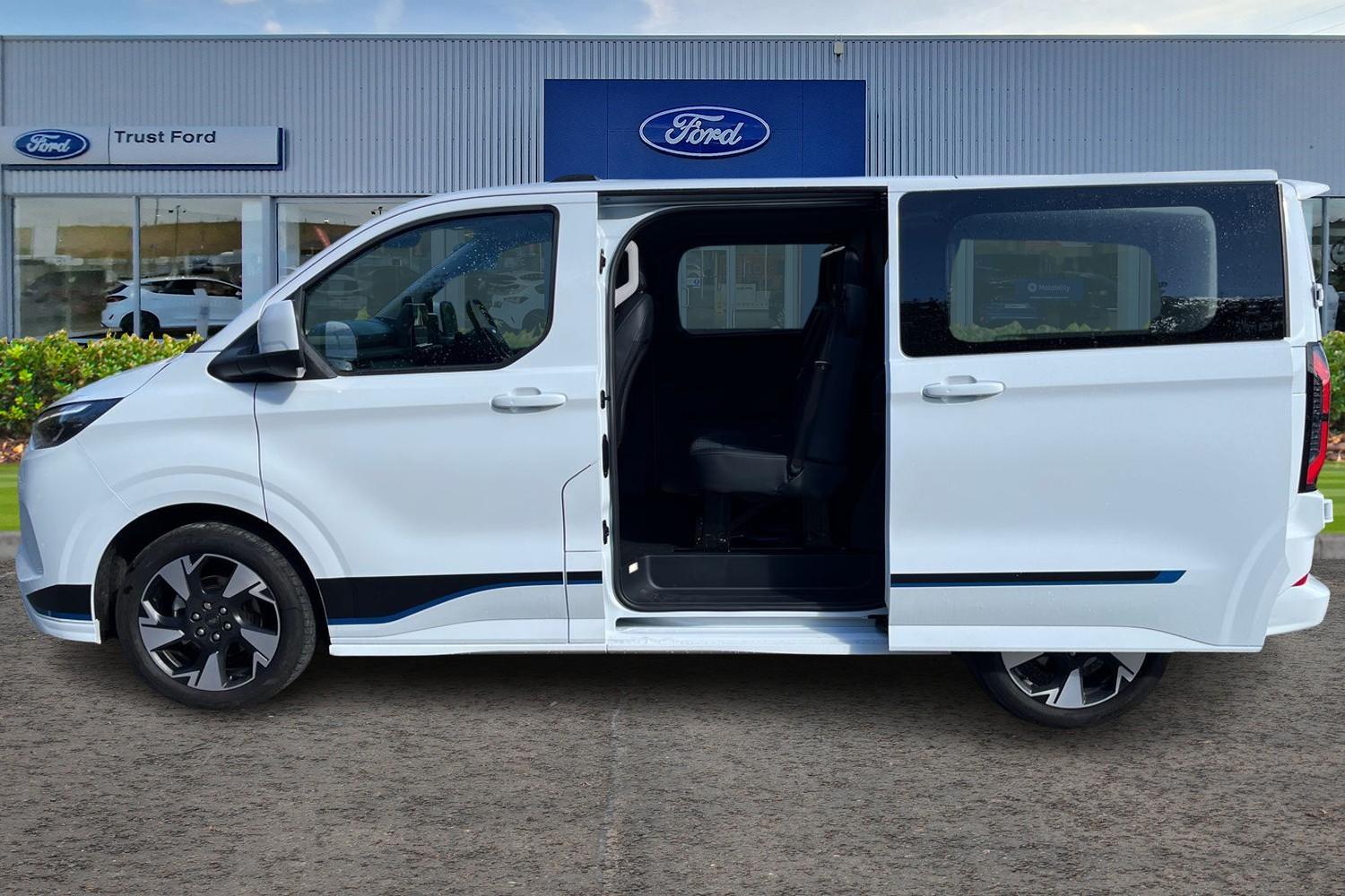 Ford E-TRANSIT CUSTOM Photo 4