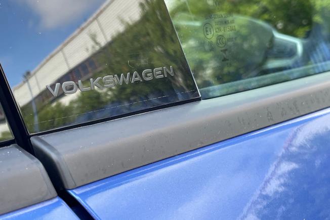 VOLKSWAGEN T-Roc Photo 23