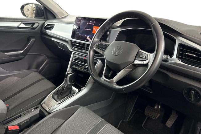 Volkswagen T-Roc Photo 6
