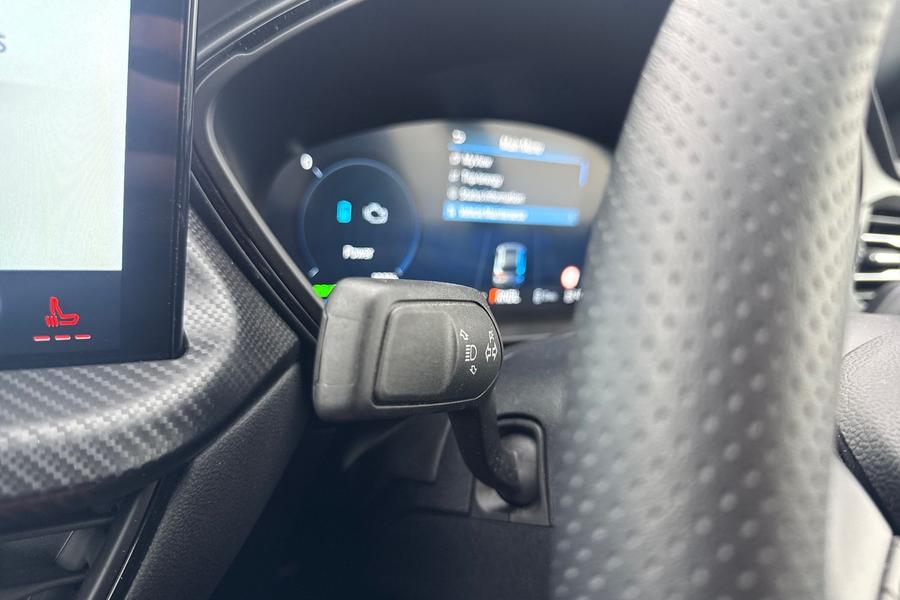 Ford KUGA Photo autoimg-e4f8b436ebb51c6bfe423c11492f3d2b48242ff1.jpg