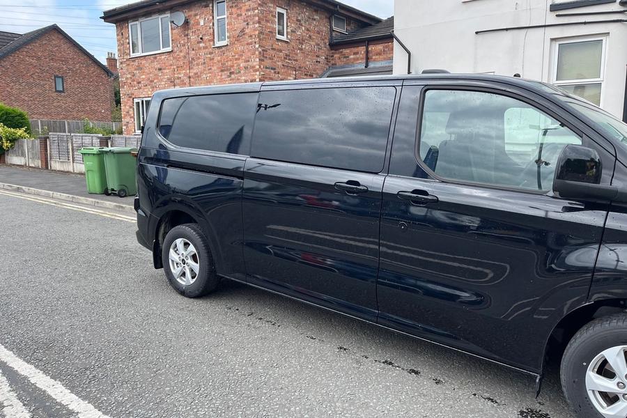 Ford TRANSIT CUSTOM Photo autoimg-e4fa47cc471072264e1e59ddc96ffad42caa728e.jpg