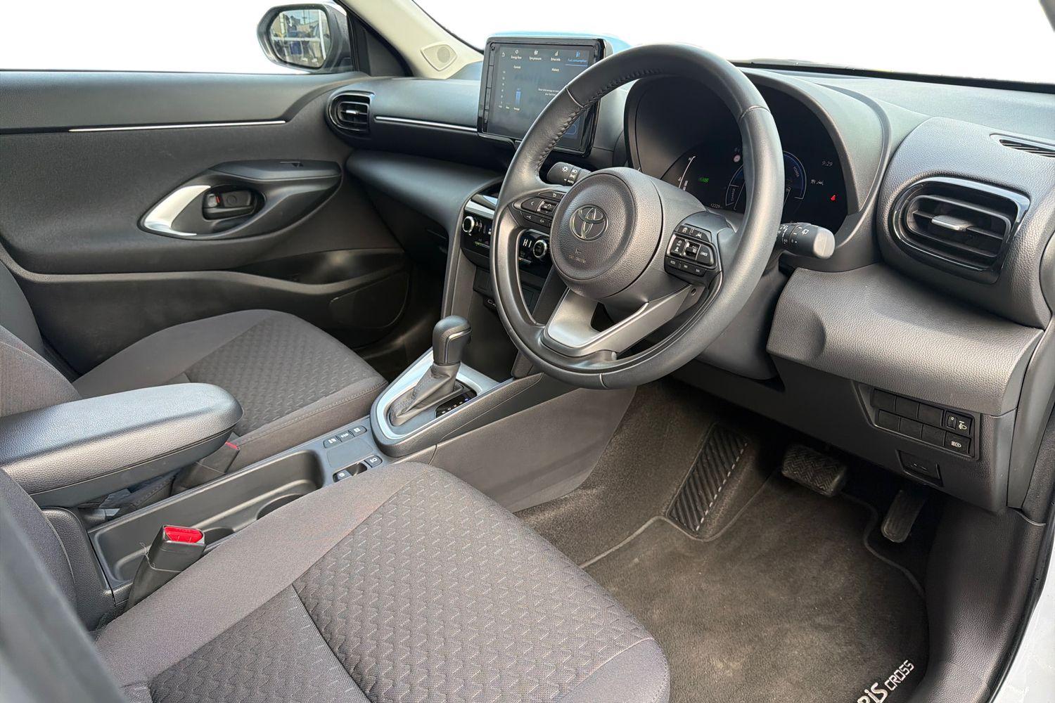 Toyota YARIS CROSS Photo 8