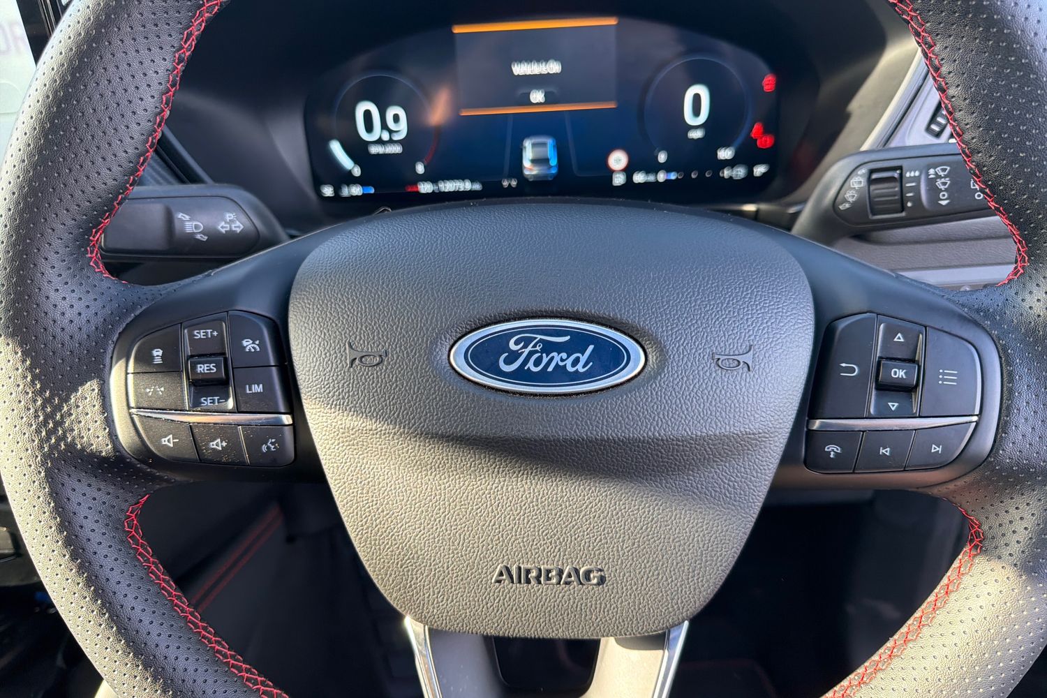 Ford KUGA Photo 38