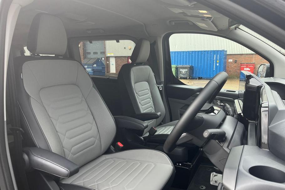 Used Ford E-TOURNEO CUSTOM LD25KOF 30