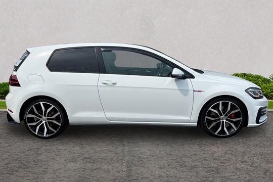 Volkswagen Golf Photo autoimg-e506afb0822dda13b1182afb9c05b5e1c3c27039.jpg