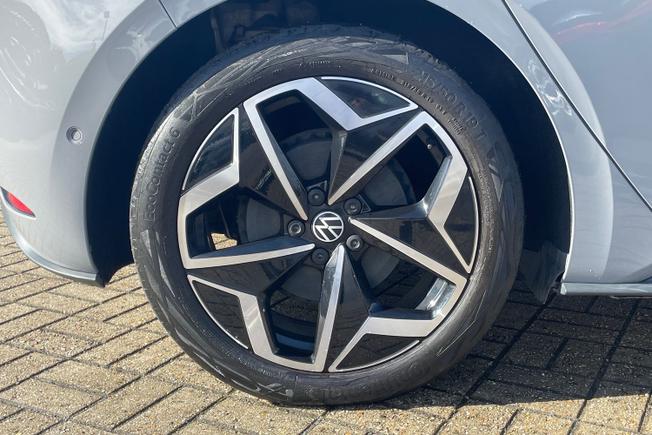 VOLKSWAGEN ID.3 Photo 5