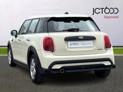 MINI Hatch Photo 3