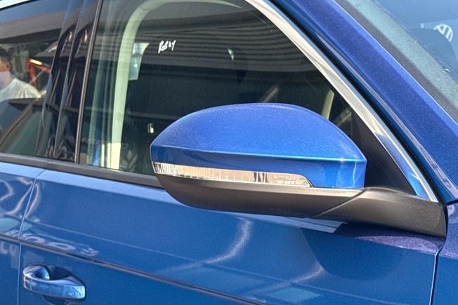 VOLKSWAGEN T-Roc Photo 20