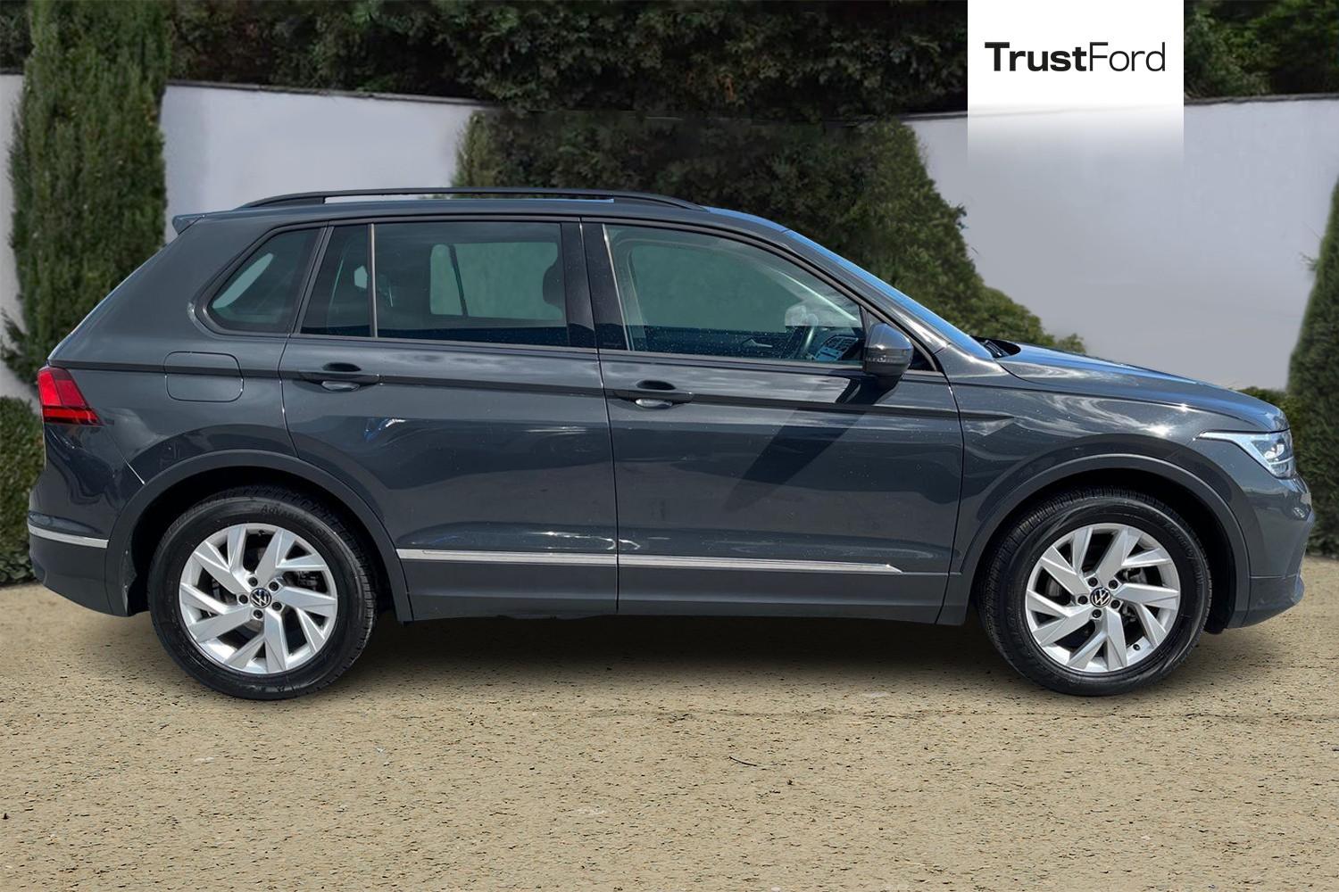 Volkswagen Tiguan Photo 2