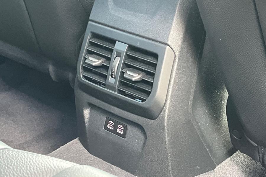 BMW 1 Series Photo autoimg-e50d77e32ad26f5d3959bb366686ab5659fd4ec2.jpg