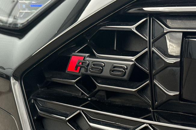 AUDI RS6 Avant Photo 22