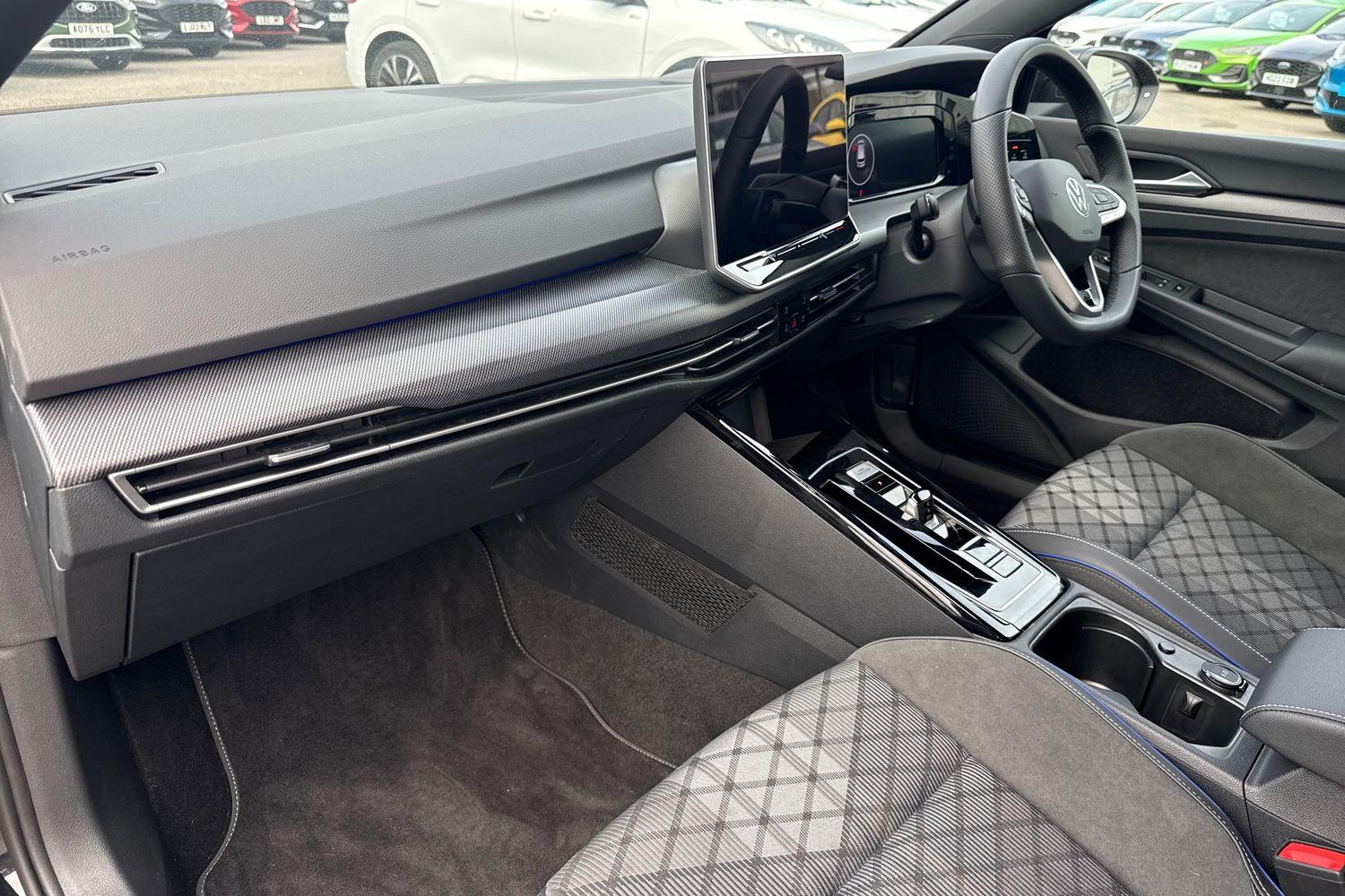 Volkswagen GOLF Photo 17