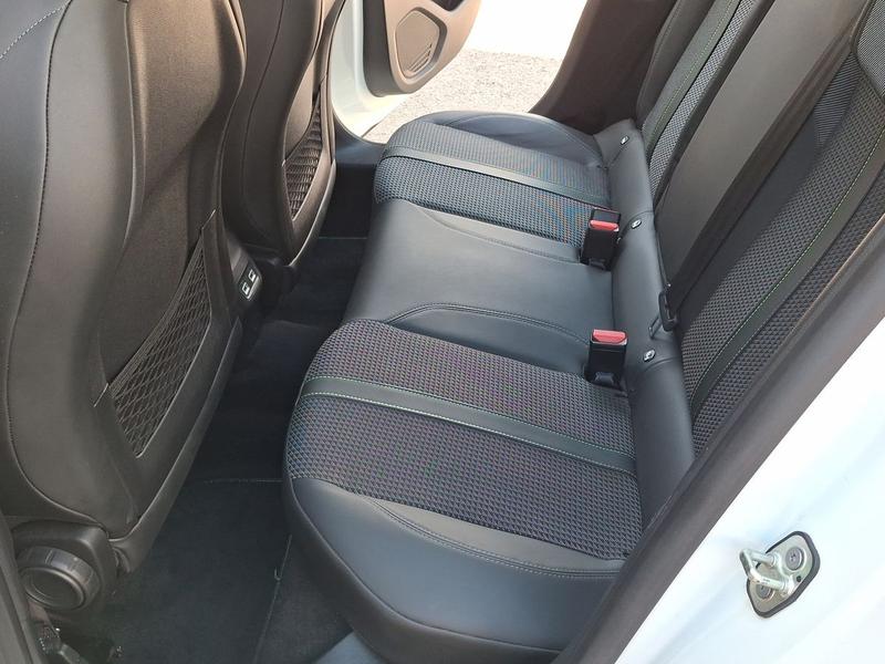 Used Peugeot 208 OW69AXF 39