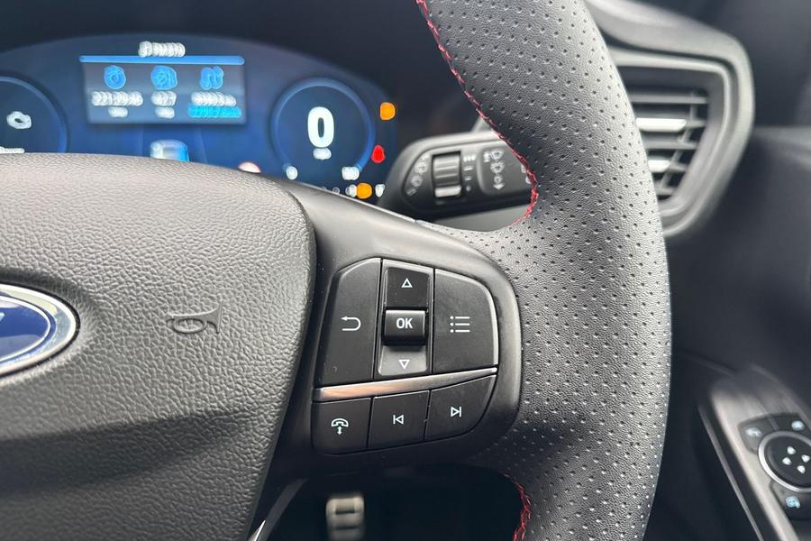 Ford KUGA Photo autoimg-e515041af476fc3ff46e4ec94c6344ff5cb07131.jpg