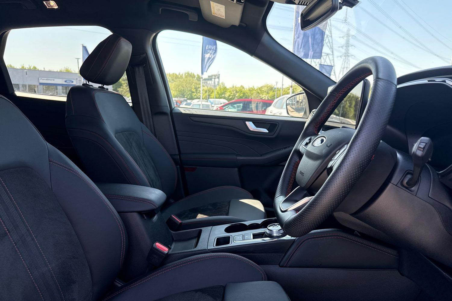 Ford KUGA Photo 16