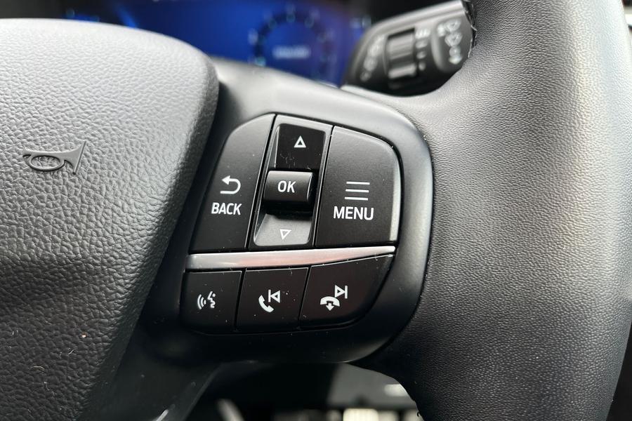 Ford Kuga Photo autoimg-e5164a78ec159fac119db16dcfdeea6a01a866a0.jpg