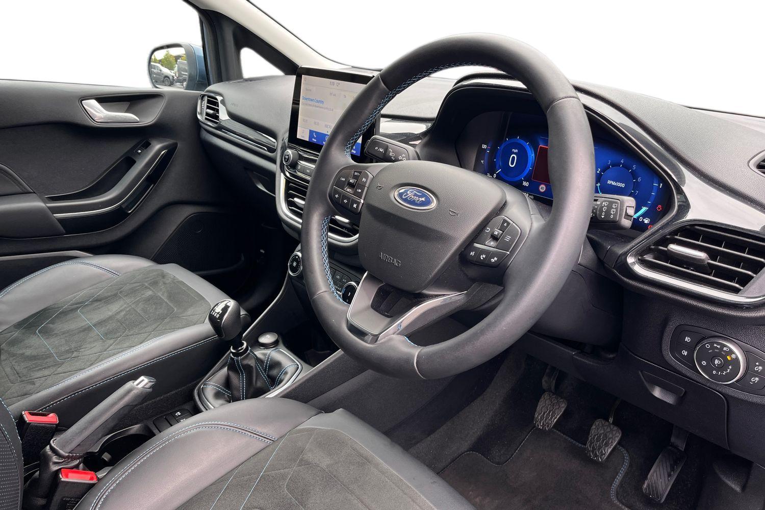 Ford FIESTA Photo 8