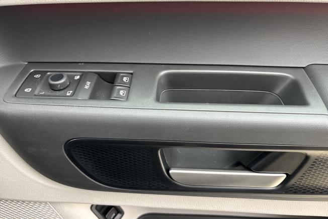 VOLKSWAGEN ID. Buzz Photo 30