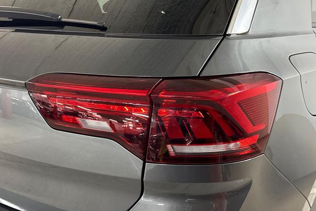VOLKSWAGEN T-ROC Photo 18