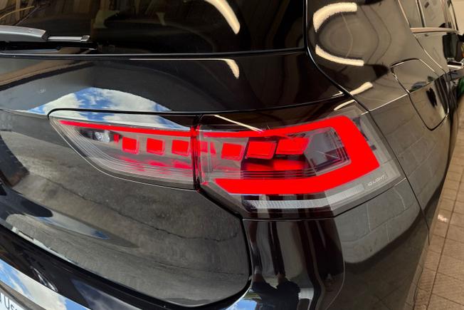 VOLKSWAGEN Golf Photo 18