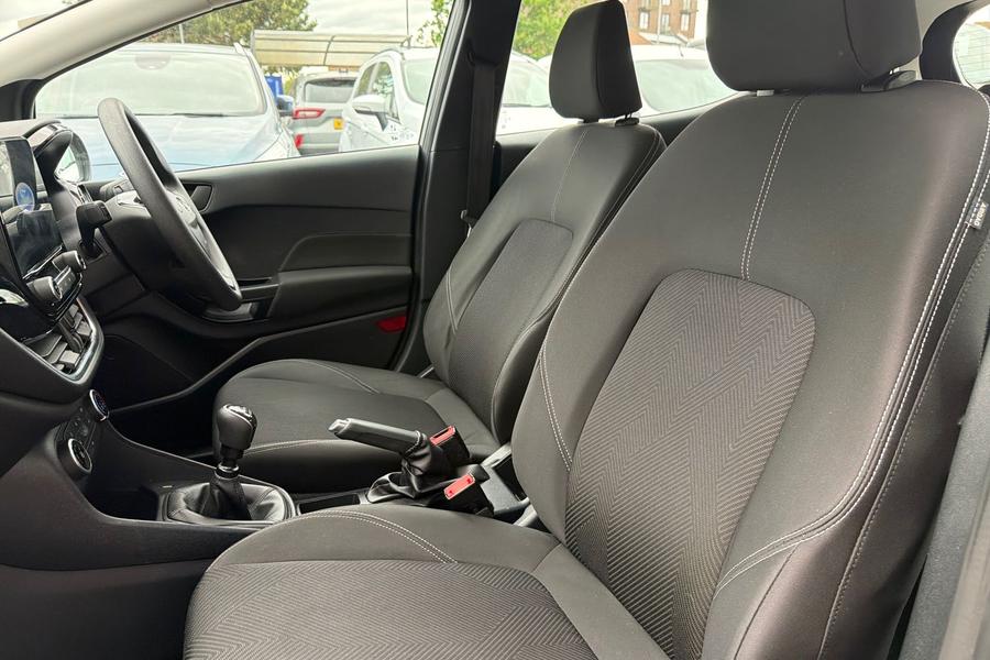Ford FIESTA Photo autoimg-e52df3a0c37e068da23dfc1feed29f459d7e2e96.jpg