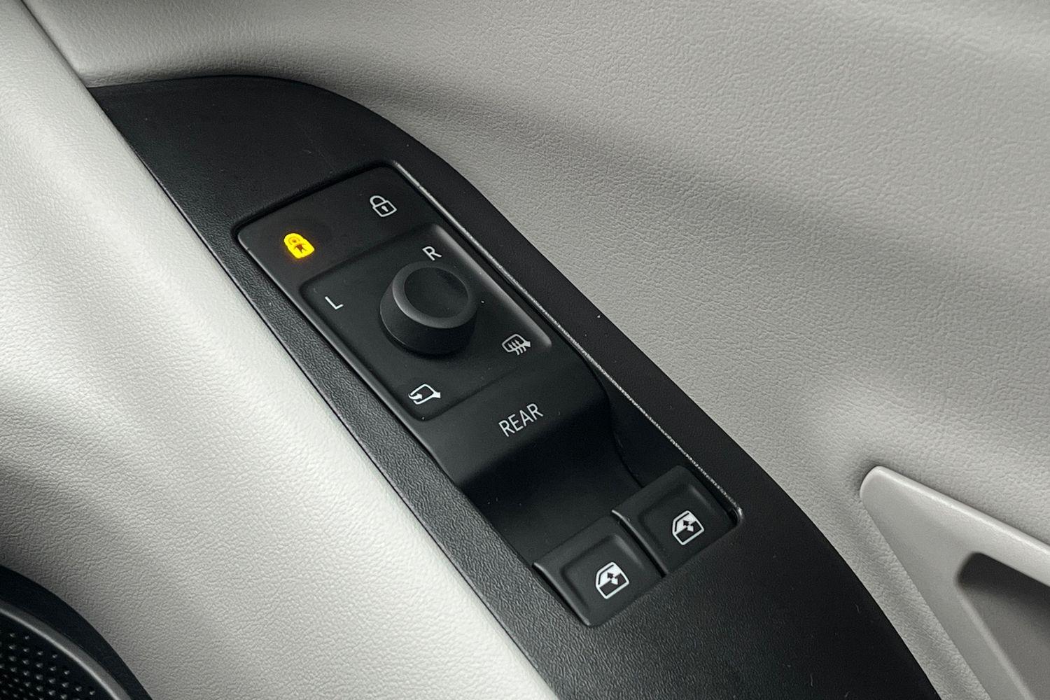 Ford Explorer Photo 15