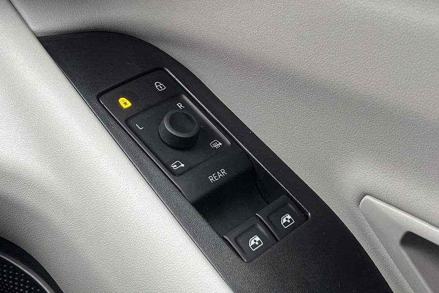 Ford Explorer Photo autoimg-e52f7fd8c249fddc8f94f7054eae31deb9baf494.jpg