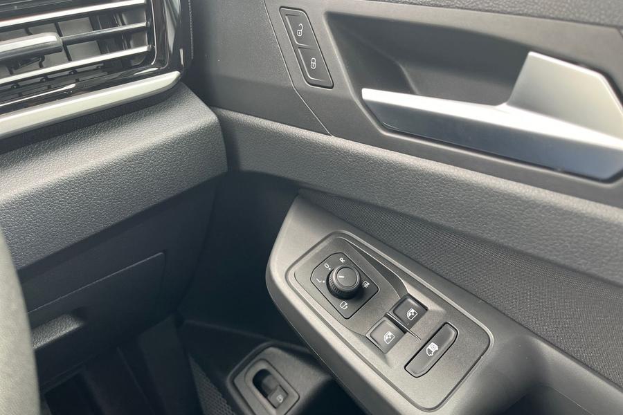 Ford TRANSIT CONNECT Photo autoimg-e530590497a3daad54d18960c958254e4415611f.jpg