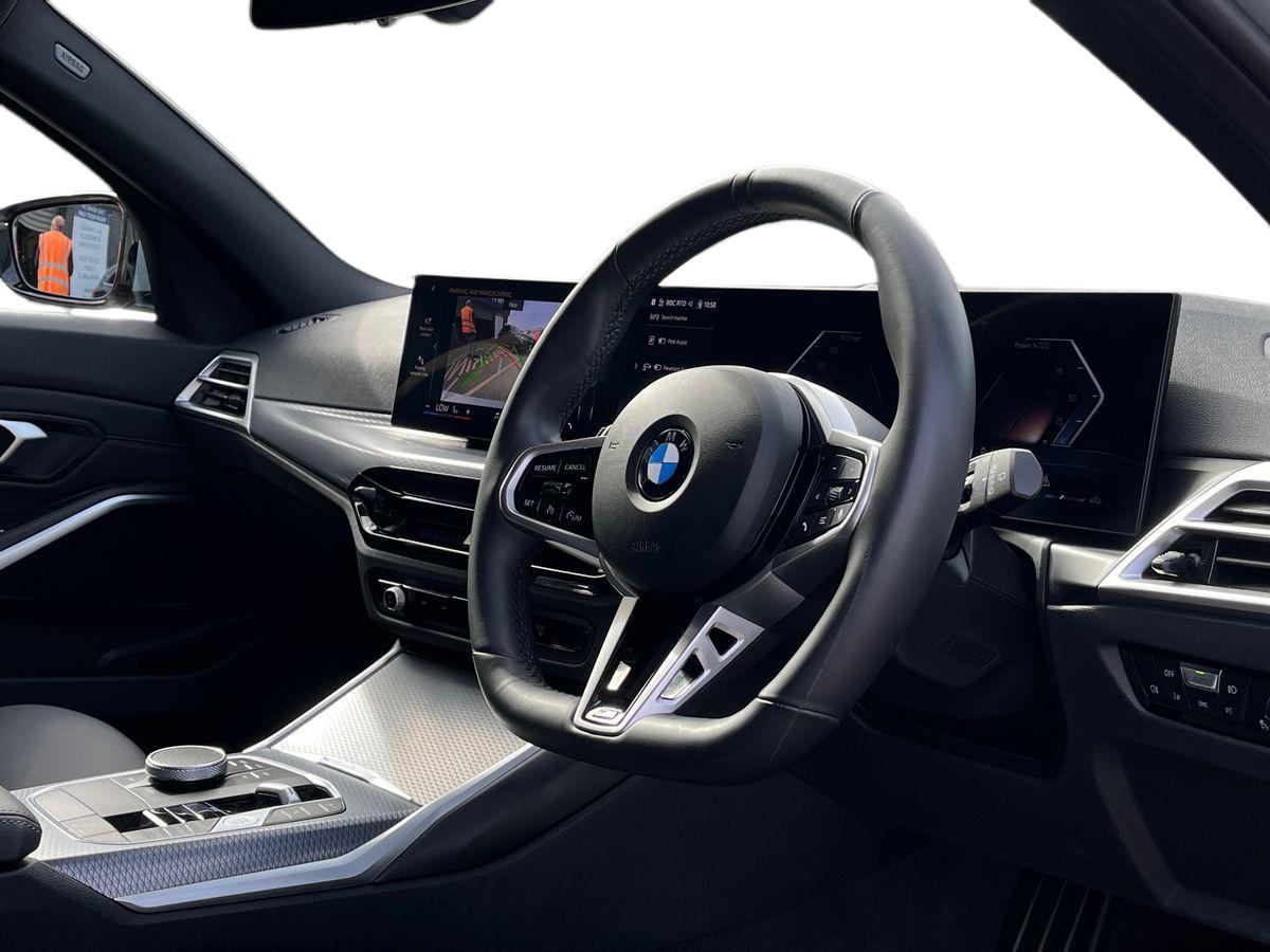 BMW 3 Series Photo 19