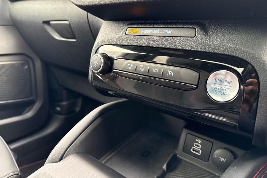Ford KUGA Photo autoimg-e53120522f6f2849f5da0ce1e979c01435f933c3.jpg