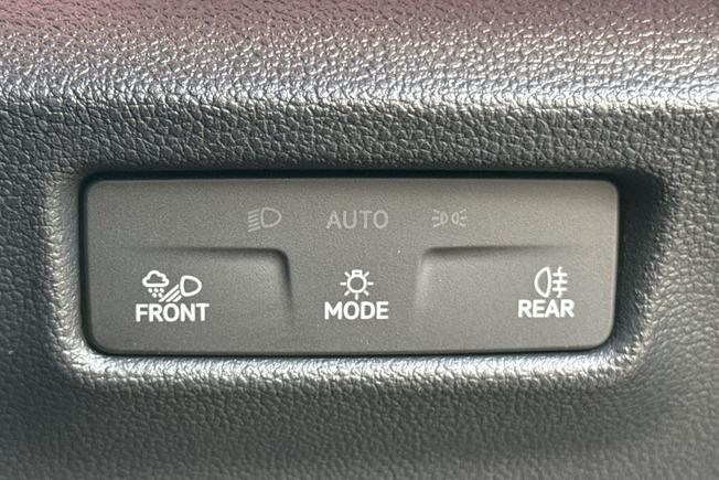 VOLKSWAGEN Tiguan Photo 24