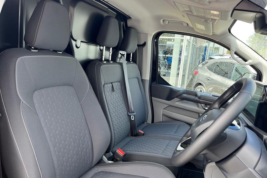 Used Ford TRANSIT CUSTOM KMZ9875 18