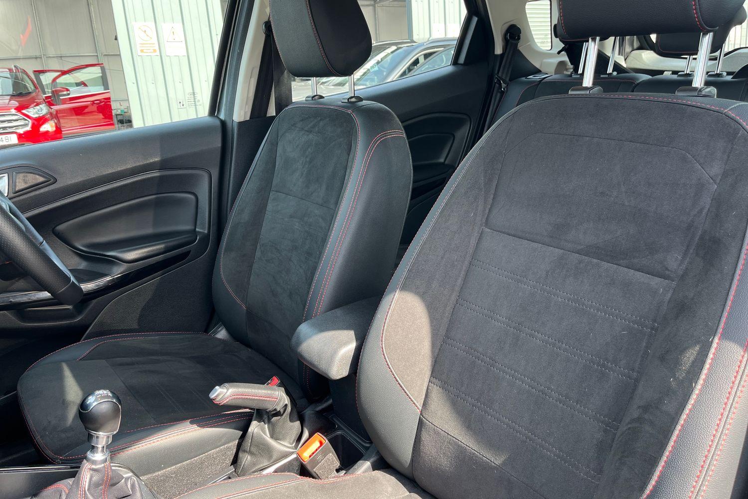 Ford ECOSPORT Photo 18