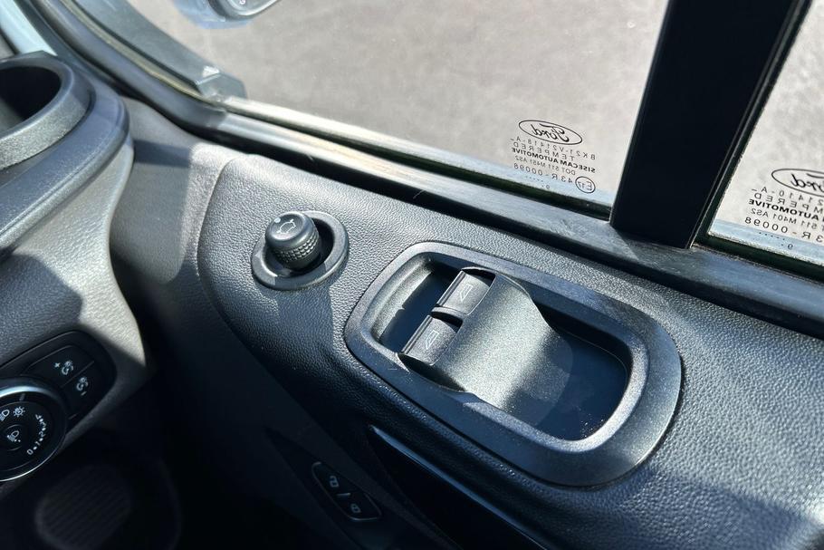 Used Ford TRANSIT CUSTOM YS69KHO 36