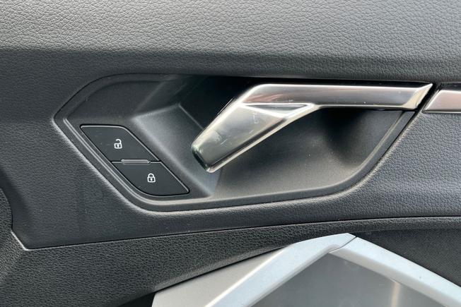 AUDI Q3 Photo 41