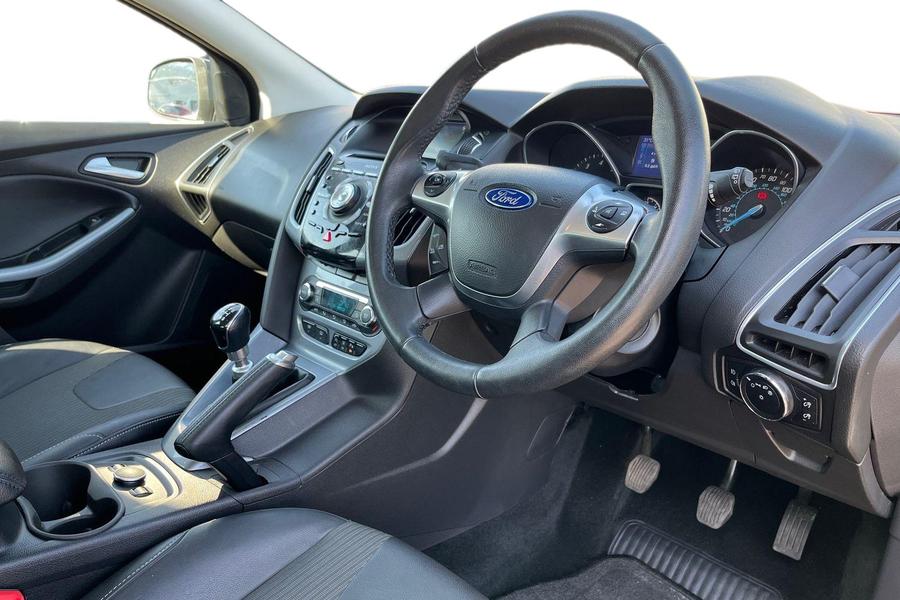 Ford FOCUS Photo autoimg-e544ae3bfa513cf5d05827bc27b1410c4a874f81.jpg