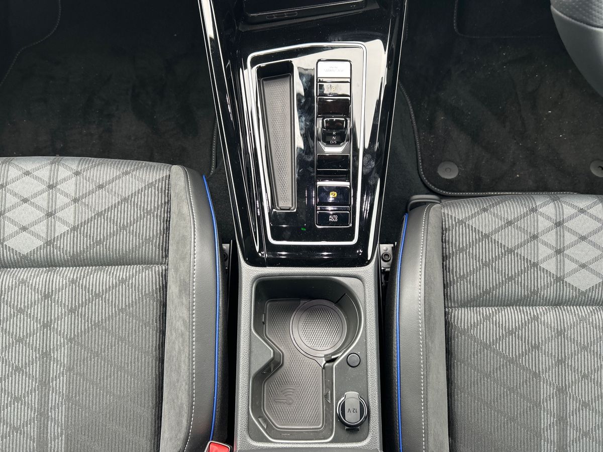 Volkswagen Golf Photo autoimg-e548cb434d4059a2b6dd23e1f22c57df1bf9707b.jpg