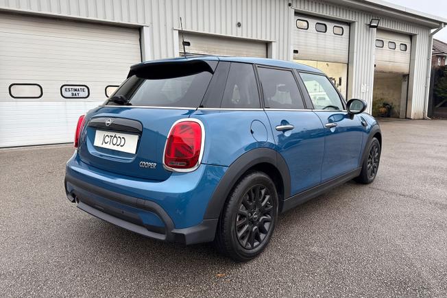 MINI Hatchback Photo 22