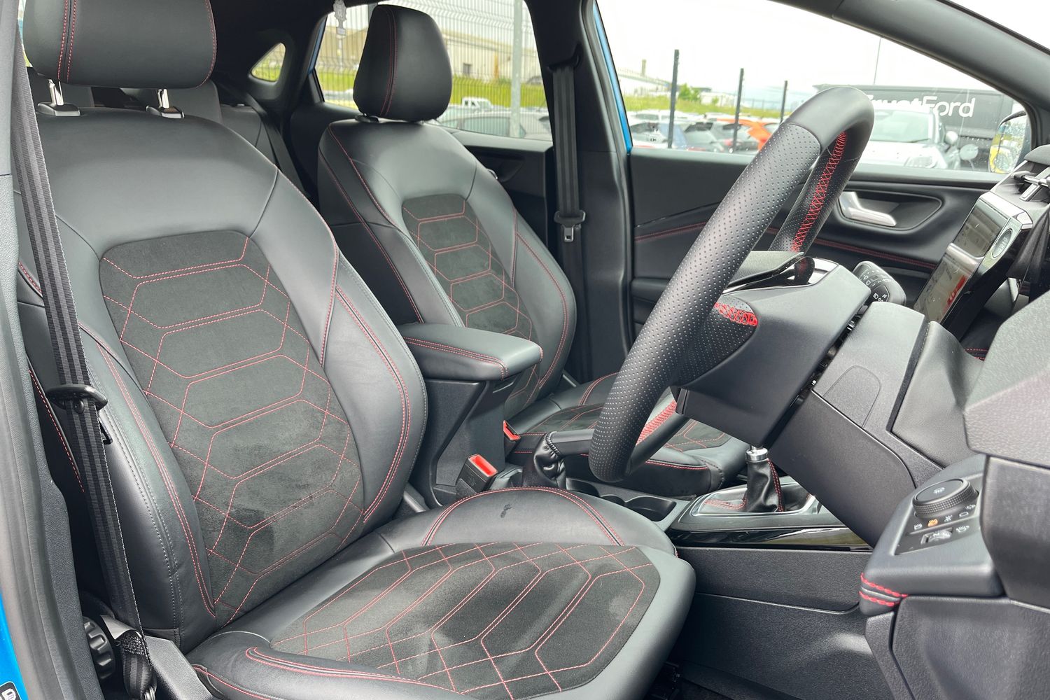Ford PUMA Photo 16